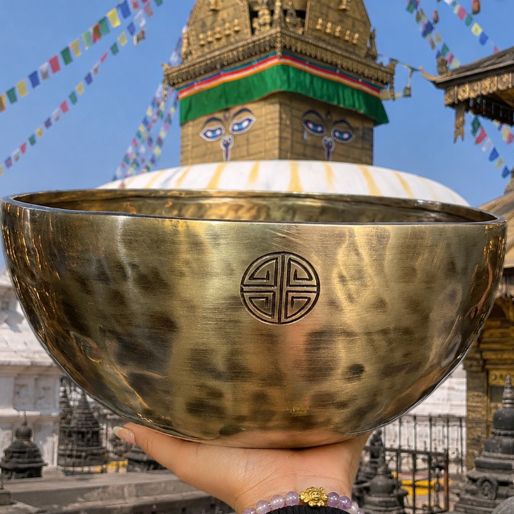 10" Handmade Singing Bowl – G Note Throat Chakra