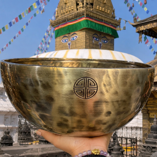10" Handmade Singing Bowl – G Note Throat Chakra