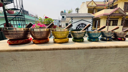 7 Chakra Tibetan Singing Bowl Set | Colorful Meditation & Sound Healing Bowls