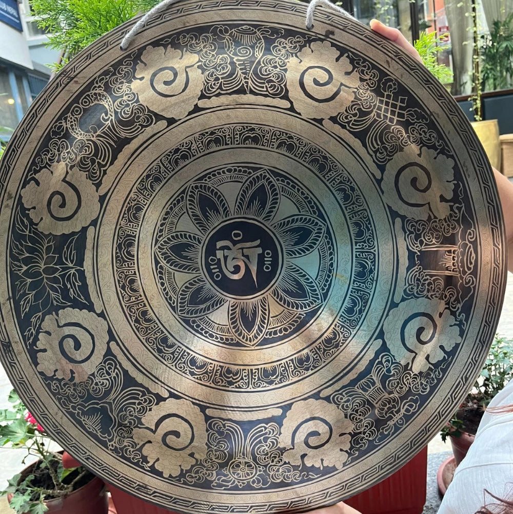 Artisan-Crafted Tibetan Meditation Gong: Hand-Hammered Sound Therapy